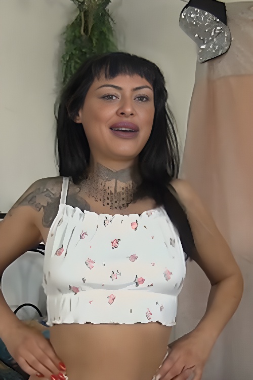 Ebony Louise VR adult performer profile