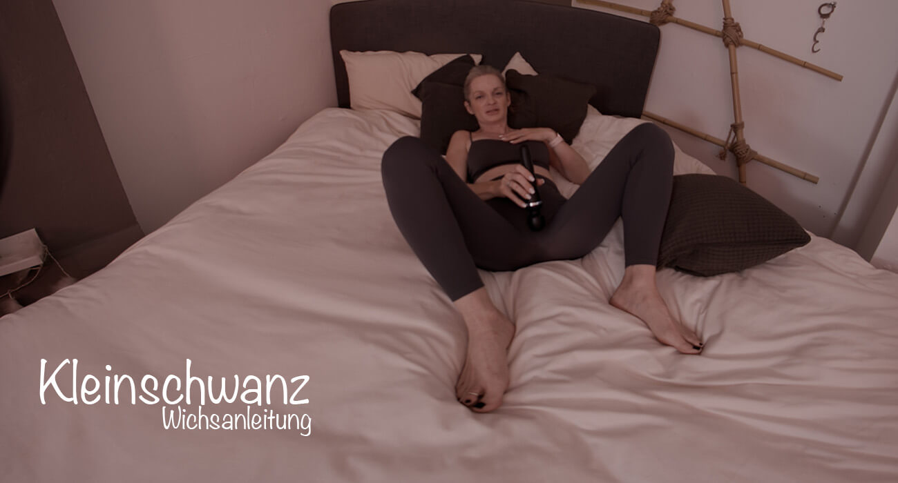 Sabdeluxe masturbates in this non POV 180 degree adult VR video with medium tits and 60 fps resolution