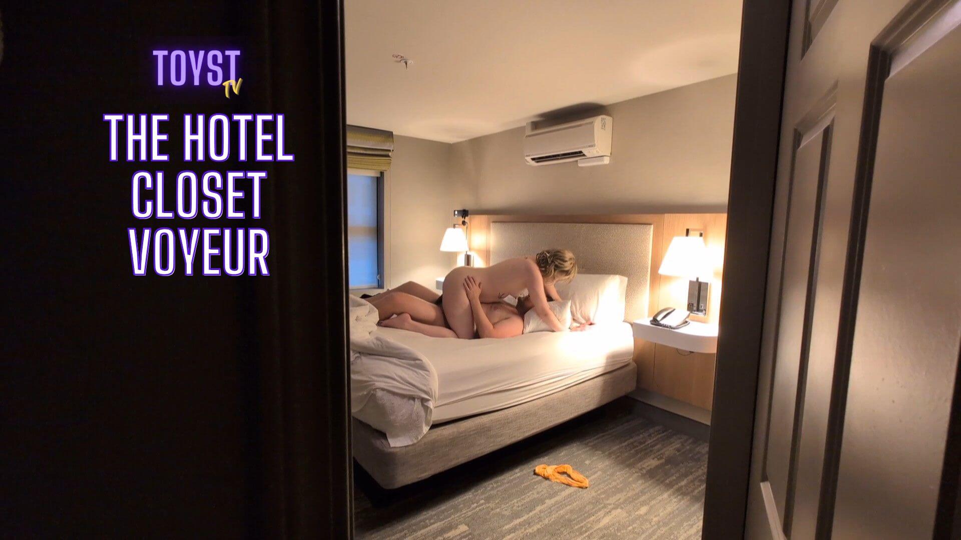 Jess Toyst performs oral sex and kissing in a hotel closet during this non-POV VR adult video production.