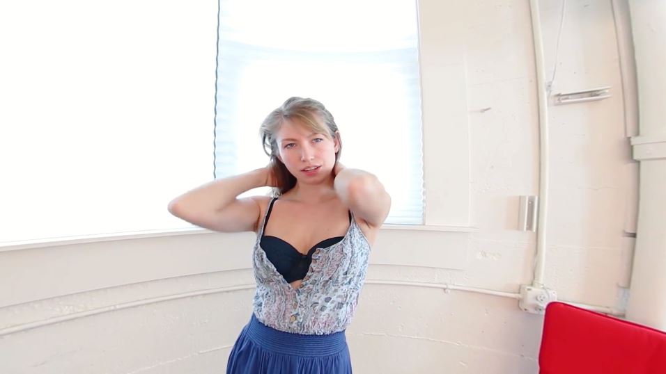 Verronica Kirei performs a solo striptease in 4K 180 degree VR for YanksVR