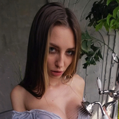 GentleQ VR adult performer profile