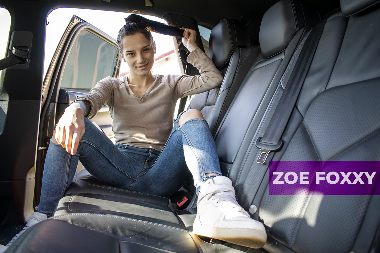 Brunette Zoe Foxxy receives oral sex in a car backseat, filmed outdoors in 4K VR for VRStars.