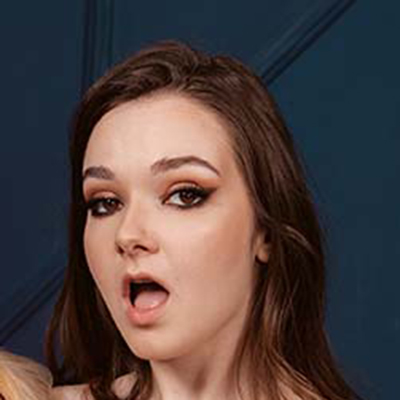 Purr Simona VR adult performer profile