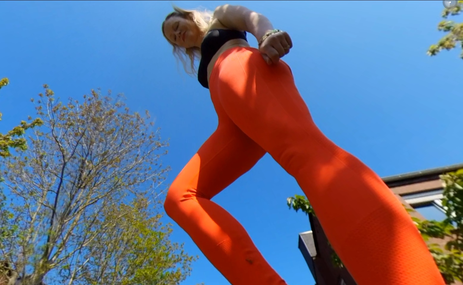 Giantess Maria walks through a village in a German non POV 4K VR scene.