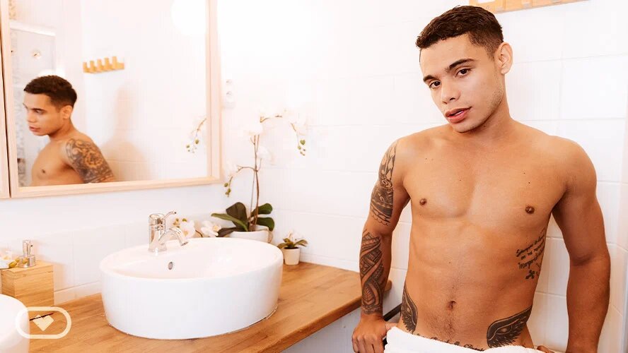 Randy Junior performs anal solo in a bathroom setting filmed in VR POV style with 60 FPS premium quality.