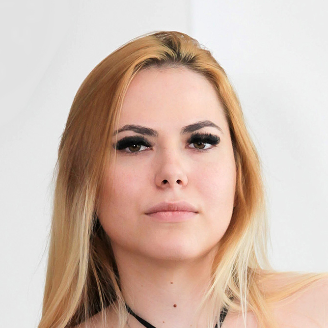Savana Gold VR adult performer profile
