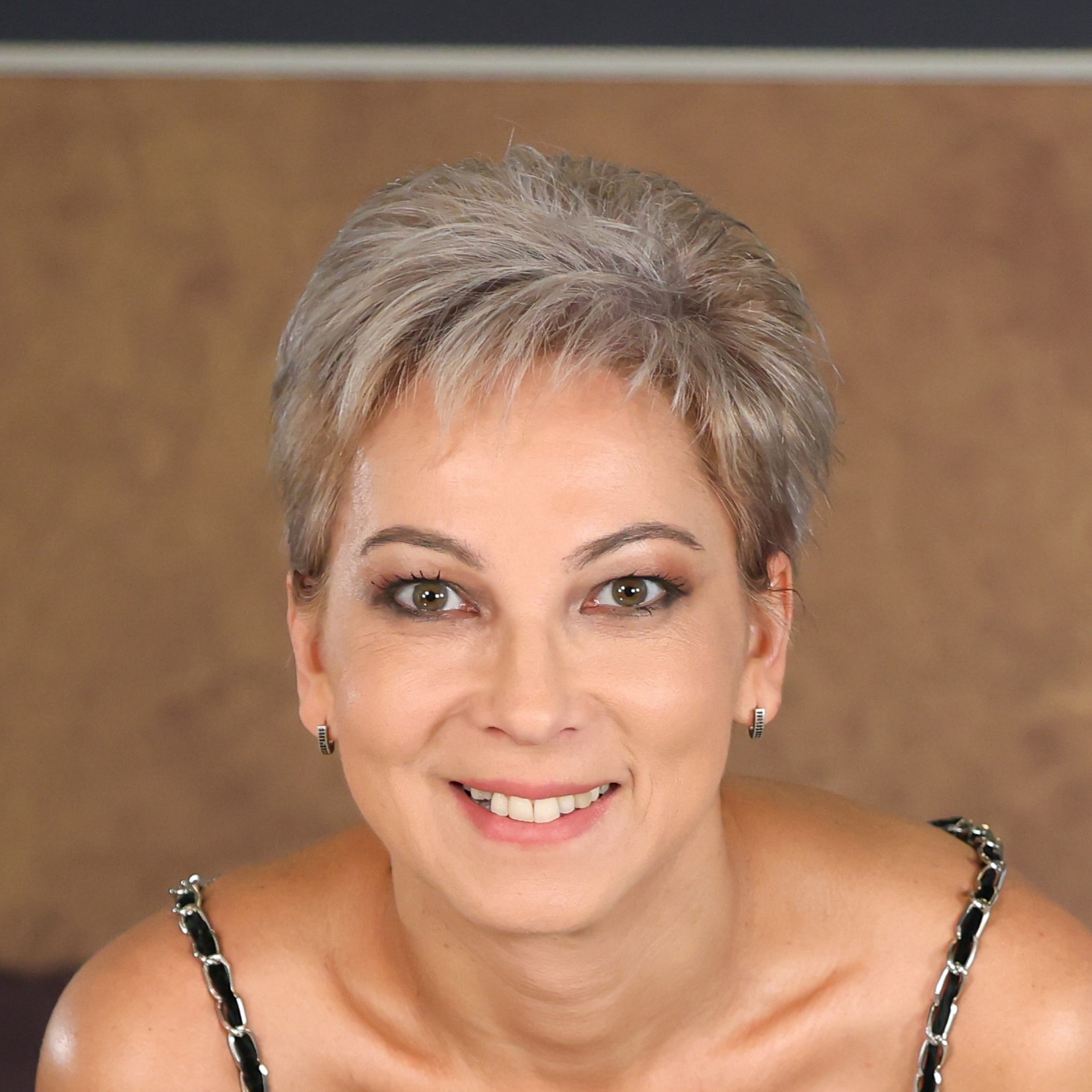 Adinne Moon VR adult performer profile