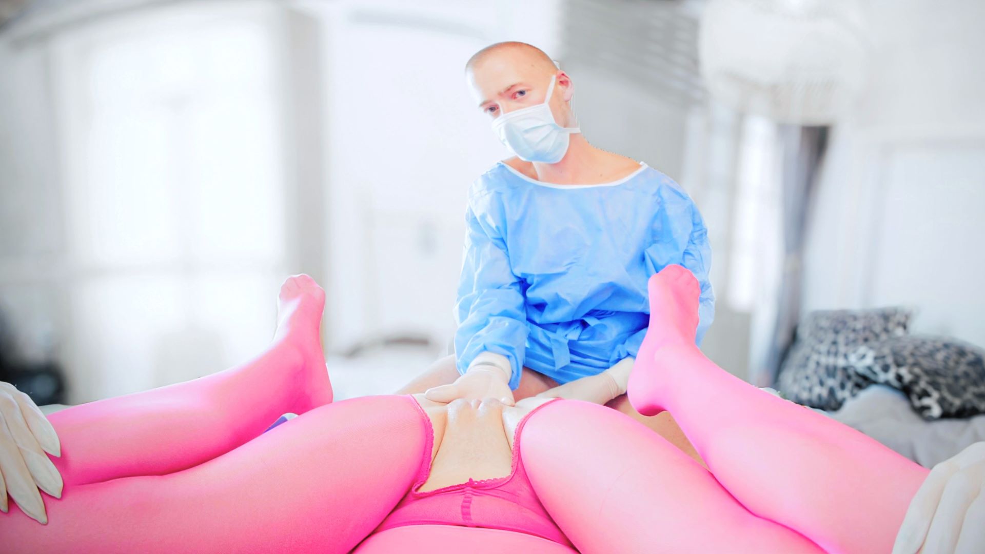 Sofie Vega as a teen plays a horny surgeon in this 4K VR fetish scene.
