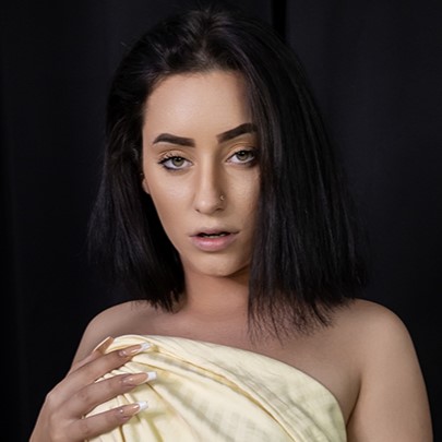 Olivia Hart VR adult performer profile