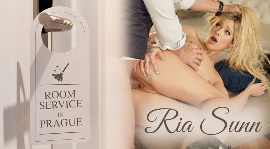 Ria Sunn performs oral sex and cunnilingus in a Prague hotel room during this non-POV 4K VR video by RealityLovers.