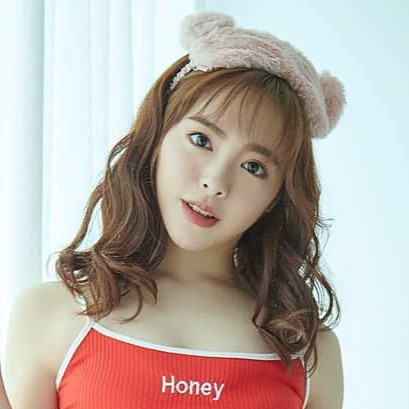 Yuna Ogura VR adult performer profile